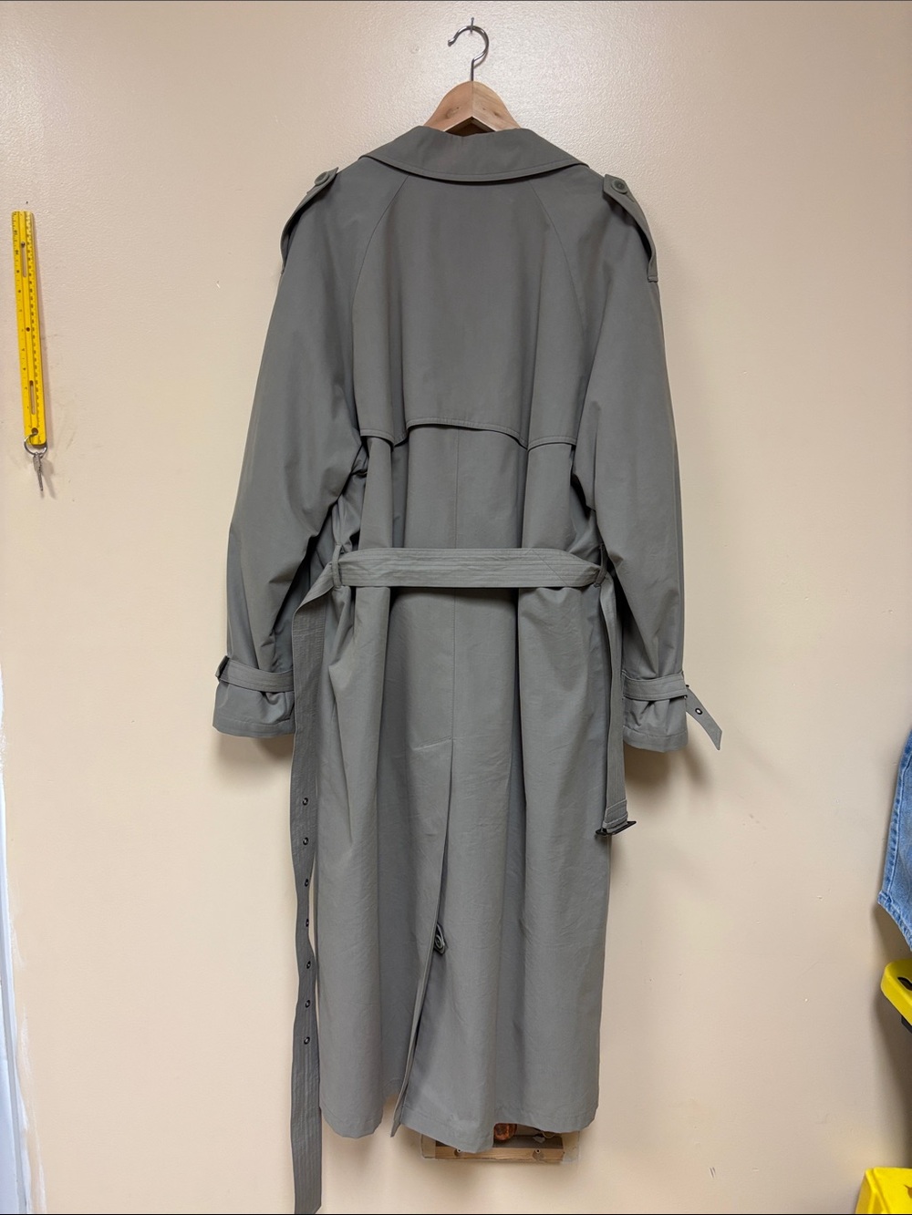 Classic Men's Trench Coat in tan - Picture 7 of 7